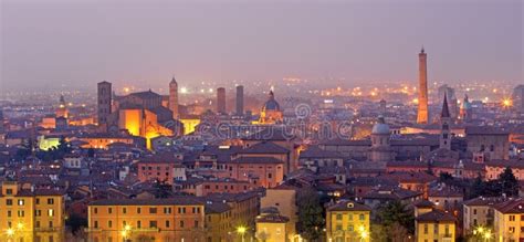 Bologna Outlook Alla Vecchia Città Di Bologna Immagine Stock