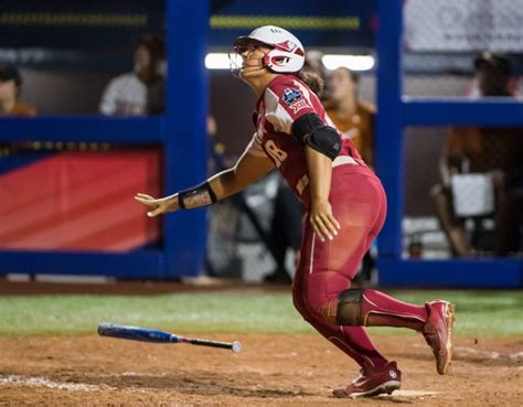 Jocelyn Alo joins Savannah Bananas baseball team | Oklahoma Sooners fan ...