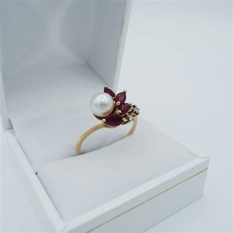 Bague Or Jaune Carats Mod Le Floral Sertie D Clats De Diamants