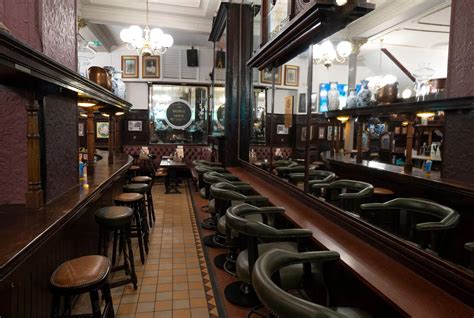 Horseshoe Bar Glasgow in pictures after iconic city centre pub gets ...