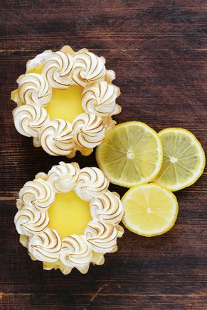 Lemon Meringue Pie | Paula Deen