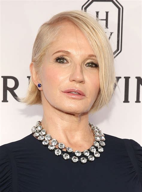 Ellen Barkin Bob Short Hairstyles Lookbook Stylebistro