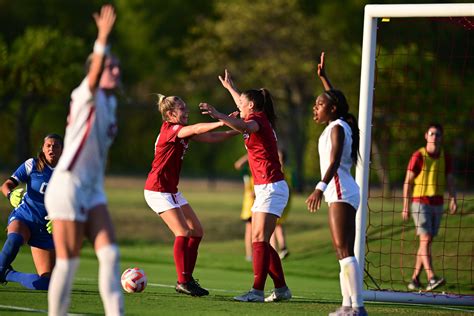 Soccer Scores Six on Sooners | Arkansas Razorbacks
