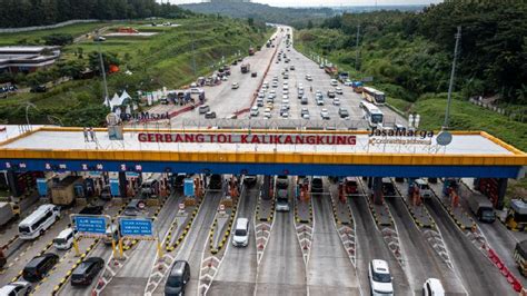 Tol Trans Jawa Batang Semarang Ramai Lancar Di H Lebaran Foto Tempo Co