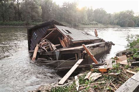 Otok Ljubezni Odstranitev Ostankov Mlina Bo Stekla Novembra Vestnik Si