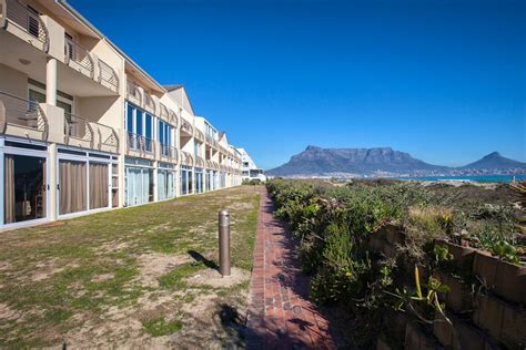 Paarden Eiland Accommodation - LekkeSlaap