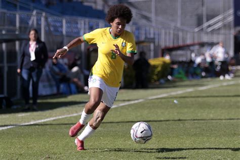 Tricolor Tem Quatro Jogadoras Convocadas Para A Sele O Feminina Sub