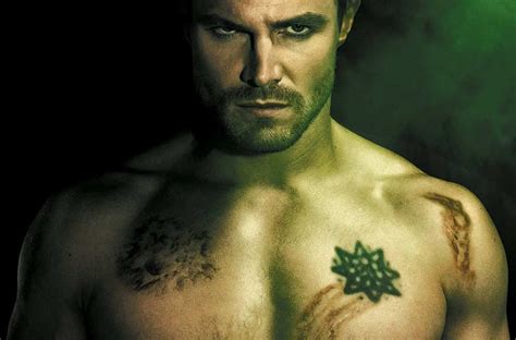 Arrow Τι σημαίνουν τα τατουάζ του Oliver Queen More https on