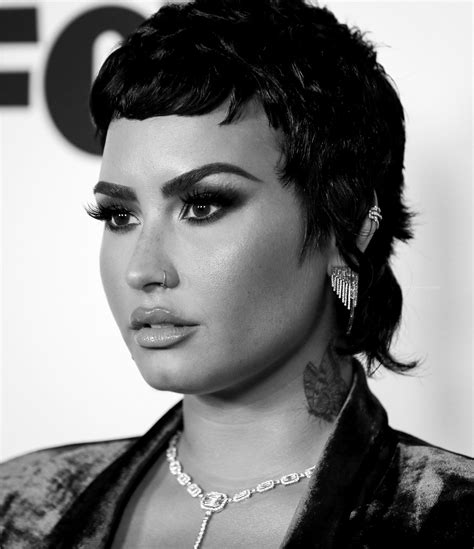 Demi Lovato Demonstreerib Kena Dekoltee 2021 Iheartradio Muusikaauhinnad 53 Fotod Alasti Kuulsus