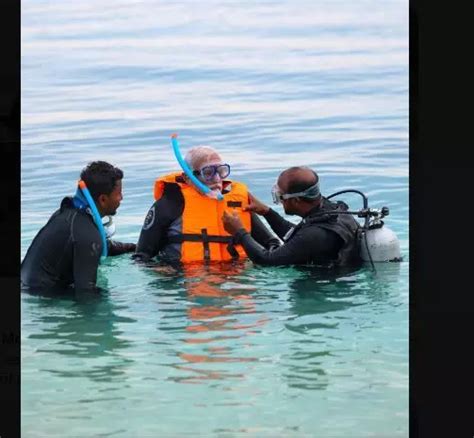 Pm Modi Shares Pics Of His Snorkelling Adventures In Lakshadweep