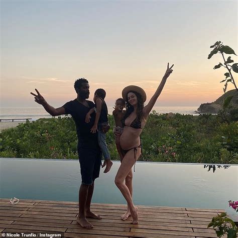 Nicole Trunfio Puts Her Bump On Display As She Poses Completely Nude
