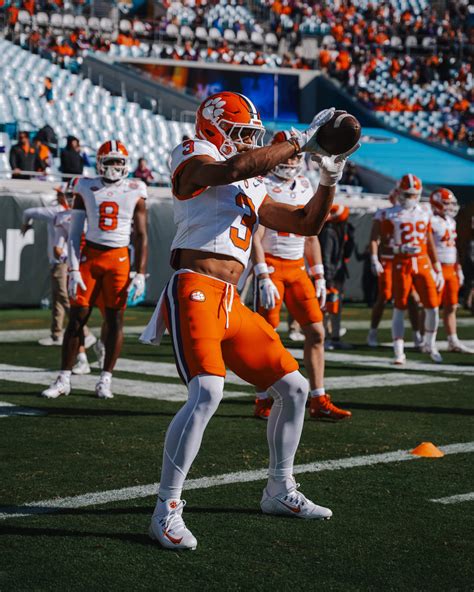 Photo Gallery Clemson Vs Kentucky Taxslayer Gator Bowl Clemson