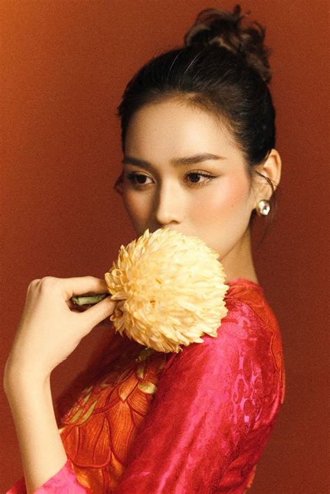 hoa hau  thi ha dep nhu nang xuan