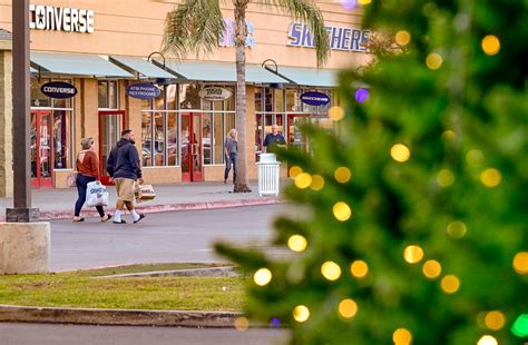 Two High End Retailers Set To Open At Tulare Outlets This Summer