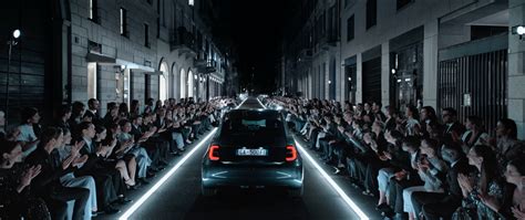 777 Firma La Campagna Ovation Per Il Lancio Della Nuova Fiat 500e