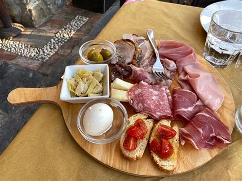 Ristorante La Fraschetta Romana In Sarzana Con Cucina Italiana