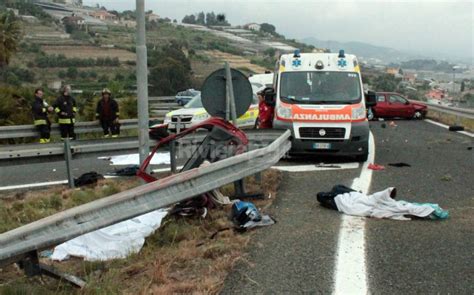 Sanremo Tre Morti In Autostrada Su Un Auto Rubata Identificati I