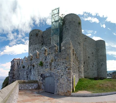 Castillo De Castro Urdiales Faro De Castro Urdiales Castillo De Santa