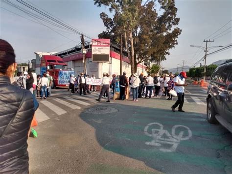 Con cubrebocas vecinos protestan en Tláhuac por falta de agua La