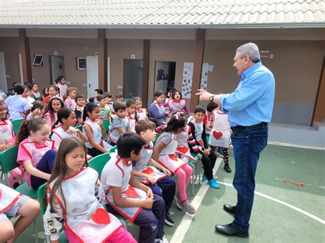 Prefeito Ceron entrega obras de revitalização em três unidades