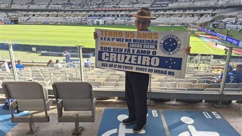 95 Anos Torcedor Realiza Sonho E Vai Ver Um Jogo Do Cruzeiro No