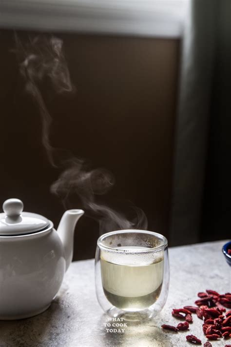 Easy Nourishing Goji Berry Ginger Tea