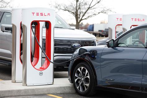 Tesla Va Construire Sa Plus Grande Station De Recharge Au Monde Avec Un