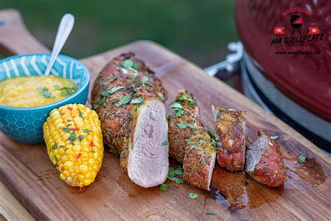 Schweinefilet Auf Der Holzplanke Am Grillplatz Bbq Grillrezepte