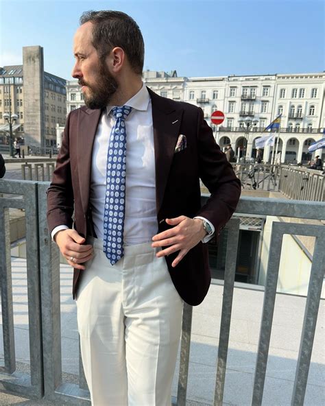 Bordeaux Blazer Mit Wei En Hosen Hockerty