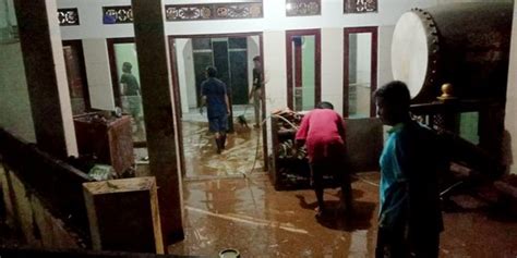 Angin Kencang Terjang Jember 21 Rumah Warga Rusak Merdeka