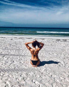 PictureBeach Babe Porn Pic