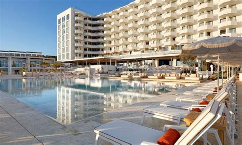 Hotel Pools Day Pass in Ibiza. — DayPass