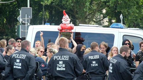 Fotos Demo gegen NPD Wahlkampf in Göttingen