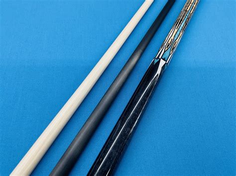 LONGONI CAROM CUE AMBIZIONE WITH ONE LUNA NERA SHAFT ONE S30 SHAFT