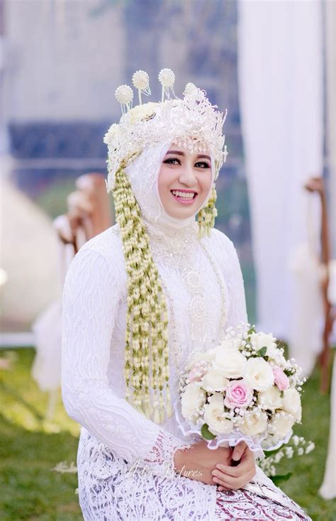 Akad Nikah Sunda Siger | Windy Wedding Organizer | Bridestory