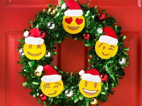 Emoji Holiday Wreath and DIY Christmas Tree | Emoji christmas, Holiday ...