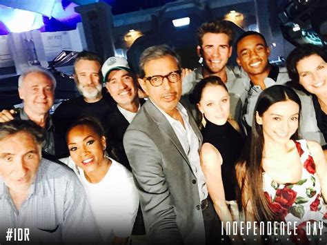 The Independence Day Resurgence Cast Who Returned Who Joined And What It Means For The Scifi Saga