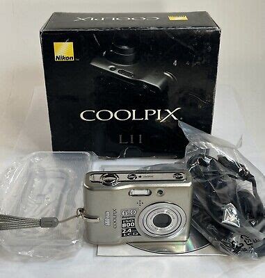 Nikon COOLPIX L11 6 0MP Digital Camera Matte Silver Complete In Box W