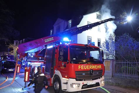 Dresden Radebeul Wohnung Steht In Flammen Hausbewohner Evakuiert