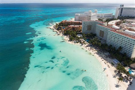 Cancun vs. Cozumel: Which Mexican Vacation Destination Is Right for Your Vacation? | Oyster