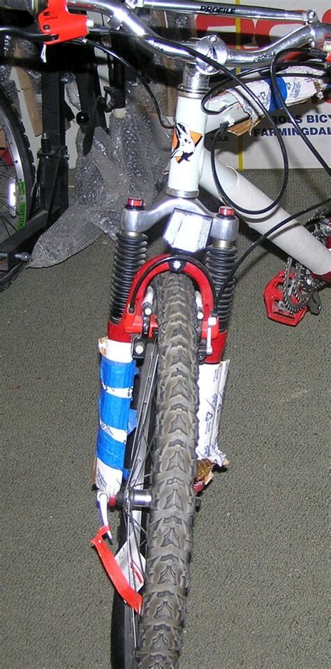 16 In Barracuda Cuda Comp Red Rock Shox Judy DH Fork Mountain Bicycle