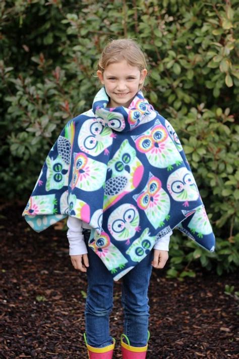 Make A 10 Minute No Sew Fleece Poncho For Kids Sewing Fleece Fleece