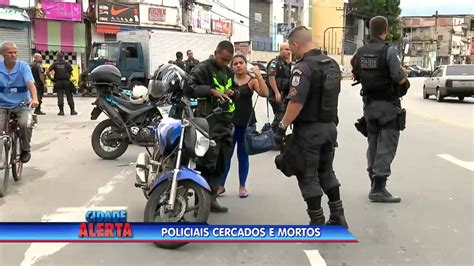 Policiais são encurralados e mortos a tiros por traficantes YouTube