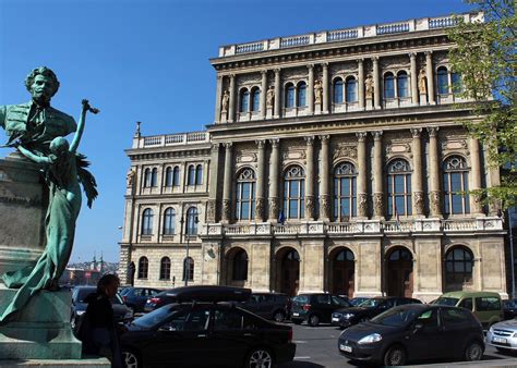 Recipe of the week: Zserbó cake - Daily News Hungary