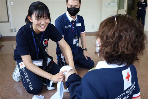 「受講者の方々と学びながら成長していきたいと思っています」 赤十字救急法指導員の岩崎さんを紹介します｜京都府支部からのお知らせ｜日本赤十字社 京都府支部