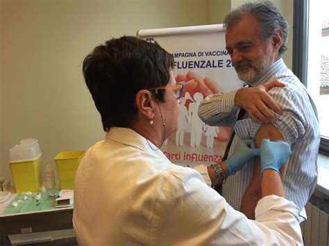 Asl via ai vaccini antinfluenza sì agli ambulatori per codici bianchi