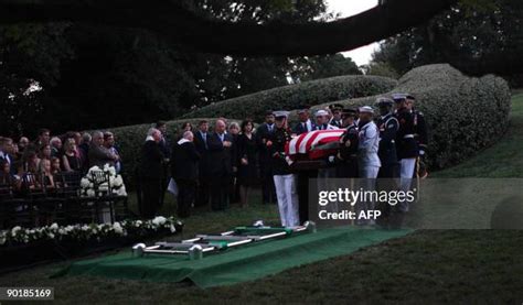 Ted Kennedy Funeral 2009 Photos and Premium High Res Pictures - Getty ...