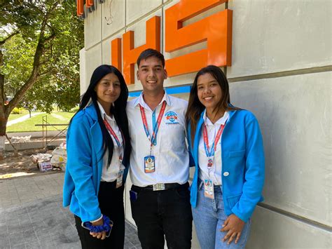 Instituto Universitario JHS celebra la graduación de su primera