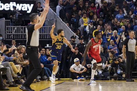 Curry Comanda De Novo E Warriors Derrubam Rockets Em San Francisco