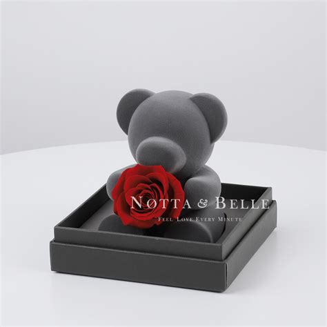 Мишка с розой №1 от Notta Belle